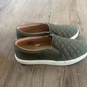 Target Women's Casual Slip on Sneaker, Size 7.5